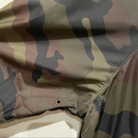 Camo Windbreaker Hooded Pullover. - Picture 5 of 5